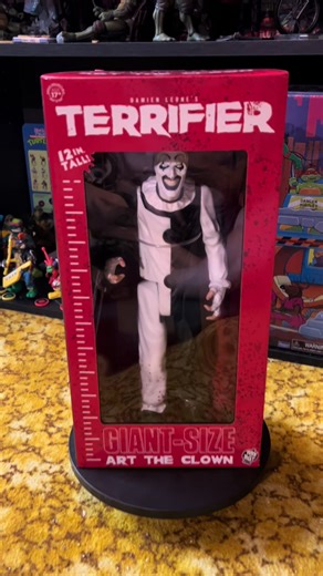 Giant-Size Art the Clown Figure from Trick or Treat Studios