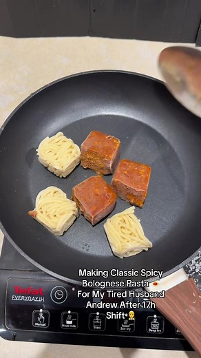 Classic Spicy Bolognese Pasta Recipe at Home