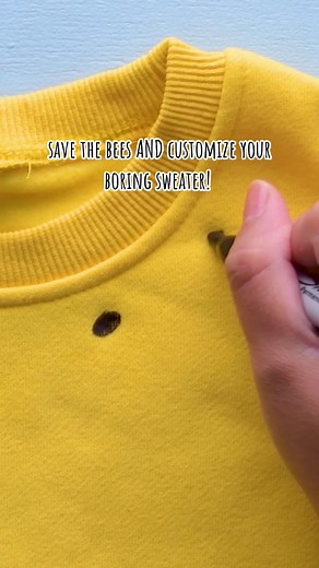This embroidery hack is buzzing with creativity 🐝✨ #blossom #embroidery #embroideryhacks #bee #beeembroidery #easyembroidery #beelover #savethebees #embroiderytutorial #beginnerembroidery #customize #customizedclothes #expressyourself #diy #thriftflip #upcycle #thrifthacks #diyhacks