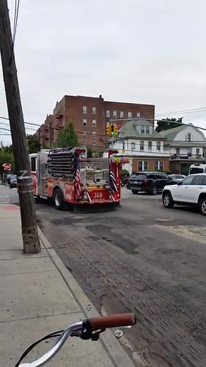 FDNY THE KINGS OF NEPTUNE Engine 318 Rolling By Brooklyn NYC shorts fdny firetruck neptune | WestCoast Fire Media