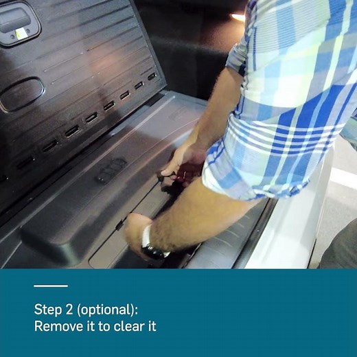 Removing the stuck connector – Hyundai Ioniq