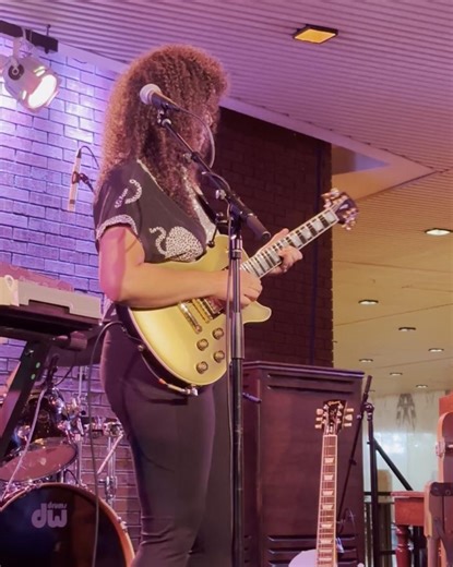 A little funk, a little R n' B, wrapped up in Texas blues. Jackie Venson's kicking off Day Two of ELLNORA | The Guitar Festival at Krannert Center! College of Fine & Applied Arts at Illinois Jackie Venson #KrannertCenter #ELLNORA #EllnoraGuitarFestival | Krannert Center for the Performing Arts