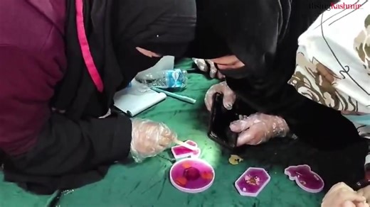 Five Day Workshop on Value Addition of Floriculture Crops for Skill Dev. & Entrepreneurship under #CsirFlori organized @csiriiim Srinagar under the theme #EmpowerHer. 75 trainees given training on innovative techniques in value addition of flowers. #DrJitendraSingh #DrNKalaiselvi #CSIR_IND #zabeerahmed #akshasany #DrMsrasool | The Rising Kashmir