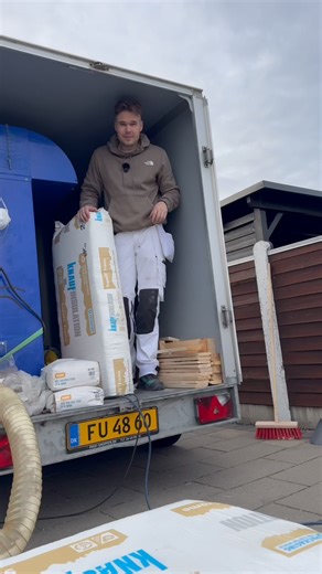 🏠 Er varmen på vej ud gennem loftet? 👉 Prøv vores prisberegner og se, hvad loftisolering koster - det tager kun få sekunder! Lige nu får du 50% rabat på alt isoleringsmateriale 🧰 🔥 Hold varmen inde - og kulden ude 💸 Spar på varmeregningen hver måned 🌿 Skab et sundere og mere energieffektivt hjem 🎯 Klik her og få din pris nu - det er helt gratis! | God Isolering ApS