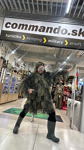 11K views · 352 reactions | Kamaráti moji predstavujem vám predajňu commando.sk ktorá sa nachádza v OC MAX v Prešove vy čo oblubujete pochutinky aké boli vo videu a ste maskáčovo,snajpersky a bojovo naladený tak navštivte tuto predajňu lebo tam majú šicko A nezabúdajte že majú aj eshop https://www.commando.sk kde si objednate čo len chcete Prijemne nakupovanie kamosi 﫶 | Matuš Hudák | Facebook