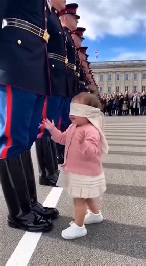 Heartwarming Military Homecoming: Toddler Reunites With Soldier Dad
