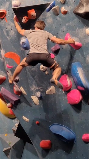Strapped on a Kneebar Pad for the Final Move 🤣 #bouldering #rockclimbing #climber #timetoclimb