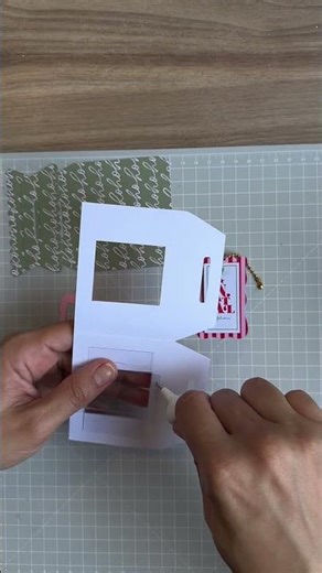 Creating Christmas packaging with Momento