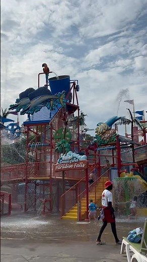 💦 Paradise Falls Water Factory at Oceans of Fun! 🌊