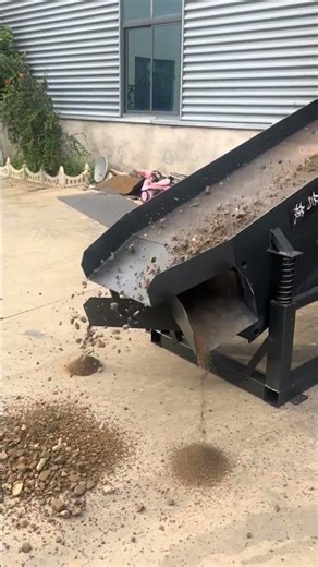 2m long and 80cm wide double-deck vibrating screen factory test machine