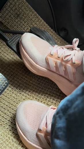 #cardrivingschool #learning_to_drive #drivingtips #cardrivingtips #uphilldriving #learncardriving #bumpertobumper | Learning to drive