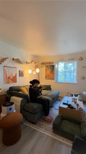 nadin | mishmish & honey on Instagram: "ad | I travel a lot and Mishmish is always hiding from the cat sitter but the @Petlibro Polar Smart Wet Food Feeder has been amazing, which can keep 3 meals fresh for 3 days. I can set up meals on the app and the anti-pinch sensor ensures cats’ safety while eating. Knowing that Mishmish is eating takes away so much of my travel anxiety 🐈💛 The order link is in my bio! Use code MISH15 for 15% off #petlibro"