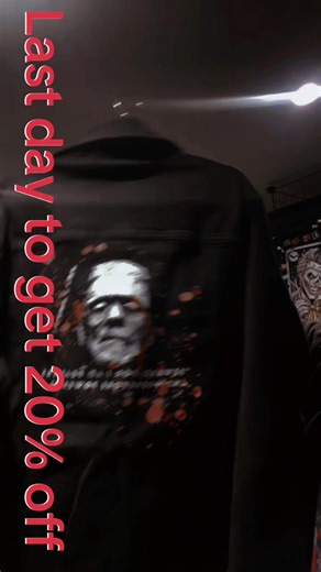 Use code GRIMM20 to get 20% off on the website for the rest of today! This Frankenstein jacket is a one off piece, size Large. I’m thinking about doing more 1 off, unique pieces. What do you think? (And if your interested in Frank, drop me a DM) #1of1 #denimjacket #blackjacket #altclothes #alternative