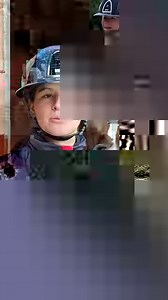 Vous l'avez peut-être suivie cet été lorsque qu'elle a été sacrée double championne d'Europe de concours complet poney. Nous avons rencontré Maé Rinaldi lors du stage fédéral qui s'est déroulé au Parc Equestre Fédéral le week-end dernier. Toujours accompagnée de son fidèle (et collant) Boston du verdon, la jeune tricolore revient sur son championnat ! 🐴🇫🇷 | FFE - Equipe de France