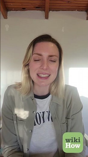 How To Dress For an 80's Party - Reader Tip