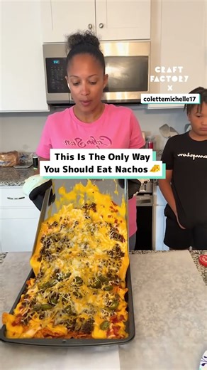 This Is The Only Way You Should Eat Nachos 🧀