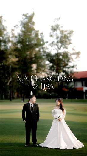 Graha Famili | Outdoor Wedding on Instagram: "Where vows are whispered under the open sky and love feels endless ❤️🍃 Recap from the wedding of Ma Changjiang and Lisa Venue at @golfgrahafamili @weddingatgraha Photographed by @harsa.pictures"