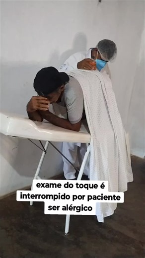Exame do toque interrompido por paciente — cenário e diálogo