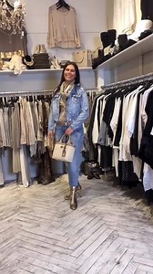 1K views · 14 reactions | DENIM ON DENIM! Vores skønne model Helene i et smart denim on denim sæt, med guld top og sko. Produkterne vil være linket under videoen, så I kommer direkte ind på vores webshop. Krone 1 ✨ | Krone 1 | Facebook