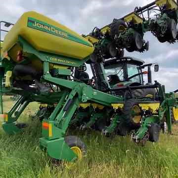 Trying Out The New John Deere Planter!