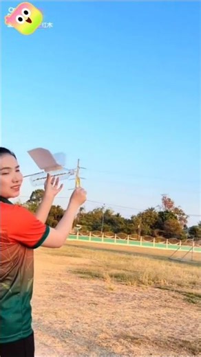 “Homemade Flying Machine from a Plastic Bottle 🚀” #Amazing #Trending #LifeHacks #Experiment #Flying