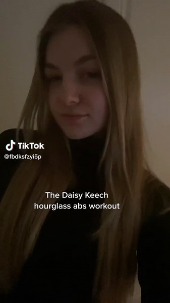 Achieving Hourglass Abs with Daisy Keech Workout Results