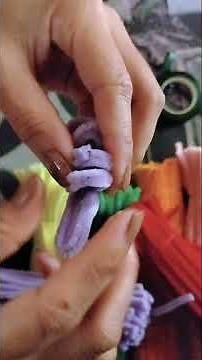 How to make a daisy flower using fuzzy wires.✨