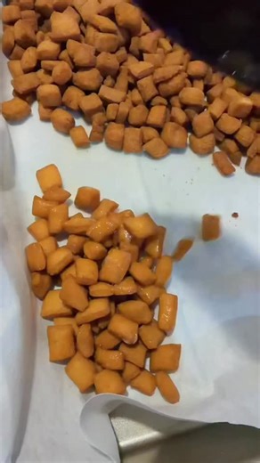 Brunella Williams Uchemba on Instagram: "You probably have all the ingredients at home right now to make this yummy chin chin so you might as well 🤷🏽‍♀️ CHIN CHIN LIST OF INGREDIENTS - 1 egg - 1/4 cup evaporated milk - 400g all purpose flour - 1/2 cup sugar - 1/2 tsp nutmeg - 1/2 tsp salt - 100g butter (approx 6 tbsp) (unsalted preferably, or skip the salt if using salted) - Oil for frying Enjoy #chinchin #snack #easy"