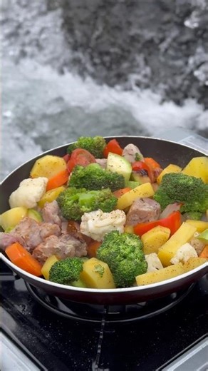 Cooking by the River | Simple Outdoor Meal & Nature Sounds