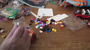 Create Colorful Tribute with LEGO Everyone Is Awesome Set