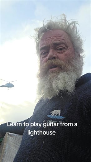 Here I tell you how to attach the strings to your guitar. It's called the Lutier knot and it keeps your strings tight and perfectly tuned. This is a must know for everyone who wants to play guitar. Even professiaonals use this knot or get someone to do it for them. #learnontiktok #fyr #fyp #motivation #guitar