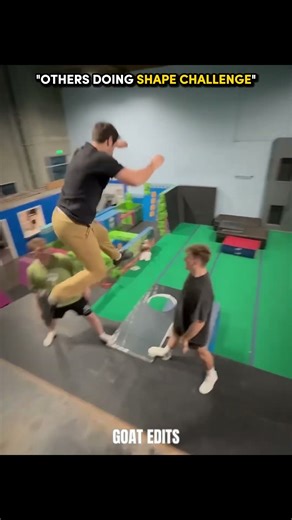 AMAZING SHAPE JUMP CHALLENGE🤡