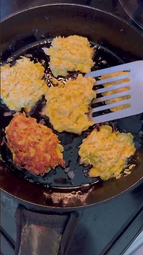 Easy Summer Squash Patties Recipe #easyrecipes #homemade #fromscratch