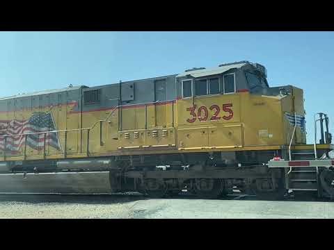 ST70AH LEADER and a LEAKING HOPPER - Trains from 022226