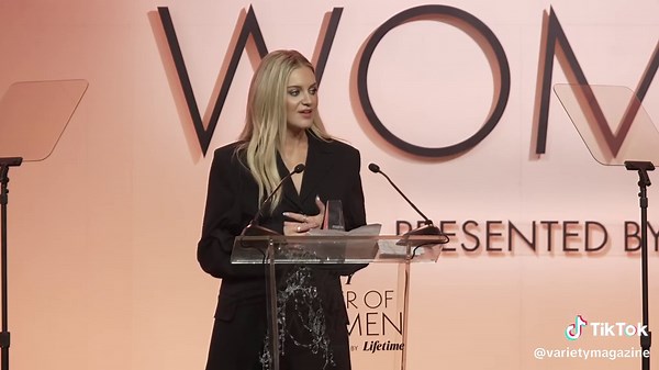 Kelsea Ballerini Honored at Variety's Power of Women