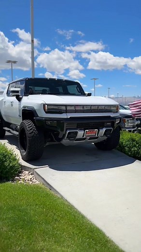 Drive this Pre-Owned 2022 GMC HUMMER EV Edition 1 This Vehicle features: • Navigation system • Lane departure • Automatic temperature control • Premium audio system • Wireless phone connectivity • Parking sensors • Exterior parking camera front • Exterior parking camera left 📍 This vehicle is located in National Auto Plaza - Sandy #southtowneautomall #Southtowne #SouthtowneMall #Utah #UtahCars #UtahCarScene #UtahBiz #SandyUtah #UtahCars #NewCar #NewTruck #NewSUV #UsedCar #UsedTruck #UsedSUV #Ca