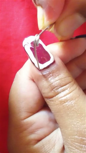easy nail art with using safety pin for my cute beginners 💅🥰#nailart #begginers #youtubeshorts