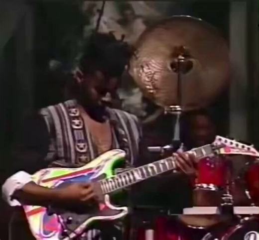 🔥 Living Colour absolutely crushing SNL on April 1, 1989!Vernon Reid leading the charge with that explosive, funky guitar fire on “Cult of Personality” and “Open Letter (To a Landlord)” — pure 80s rock energy and innovation in one legendary TV moment 🤘