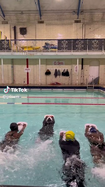 Womens only adult swimming lessons in london register your interest up via link in bio 🫶🏾 #learntoswim #swimminglessons #womensonly #womenswimming #fyp #swimmingpool #grlswm #swim #howtoswim #swimming
