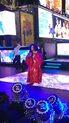 #RockinEve in Times Square. Moments before midnight. Tomorrow and 2026 starts here with Diana Ross! 🎉 🪩 #RockinEve isn't over yet, watch the ball drop LIVE on ABC. | Dick Clark's New Year's Rockin' Eve