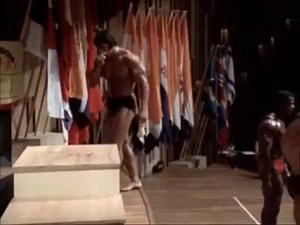 Arnold Schwarzenegger Vs. Lou Ferrigno on Pumping Iron | World of Fitness