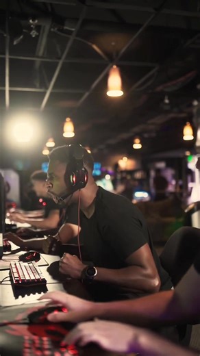 ‼️High-Performance‼️ Next generation 5G connectivity speeds up to 7.0Gbps. Built-in Wi-Fi 7 BE7200 distributes high-speed, high-performance Wi-Fi to all your connected devices ✨Plug and Play, Enjoy 5G Network Everywhere! ✅ BE7200 Wi-Fi 7 ✅ 2x 2.5G WAN / LAN Gigabit Ports ✅ WiFi and Phone Calls Simultaneously ✅ Supports connectivity options on SA & NSA ✅ Connect up to 512 devices ✅ Available 2.5Gbps WAN Connection (Maxis / Unifi / Time) Fiber Internet Connect ✅ 3 Years Warranty! 👍 🛒 Shop now: �