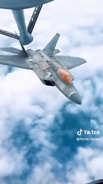 Exploring the F-22 Raptor Fighter Jet