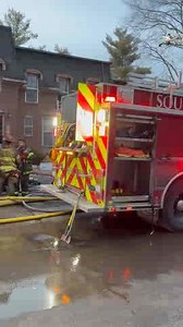 Sutton Place apartments in Southfield had a fire in an 8 unit building Monday. First responders got the call around 3:20pm. 4 units were affected. Everyone has been accounted for. 📸: @darrylinhornetv | WWJ Newsradio 950