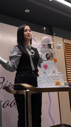 Celebrate Kim Jisoo's Birthday with BLACKPINK