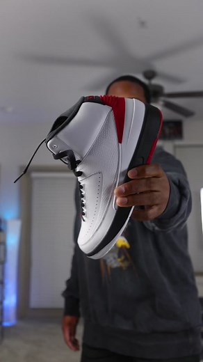 Styling Air Jordan 2 Chicago - Streetwear Outfit Ideas