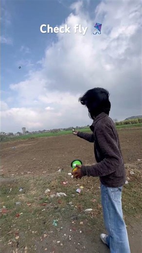 Check fly 🪁 #kite #kiteground #kiteflying #howtoflykiteonuttrayan #outdooractivity #automobile 😎🪁
