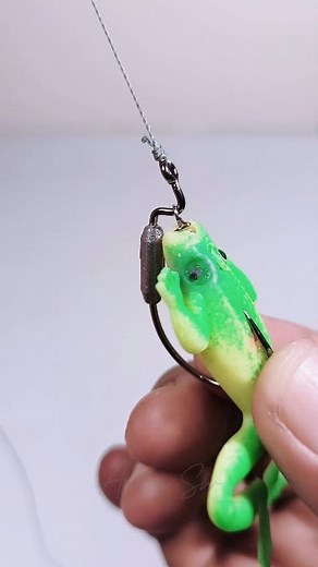 Easy fishing knot technique in tying hooks for soft lures #fishing #fishingknot #fishingknottutorial #fishingknots #fishingtips #tutorial #fishingvideo #diy #reel #fyp #reelsfypシ゚ #viral #trending #fypシ゚ #reels #reelsviral #reelfyp | Andri Wardani