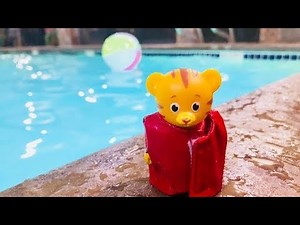 DANIEL TIGER Toys Pool Life Jackets and Flamingo Floatie