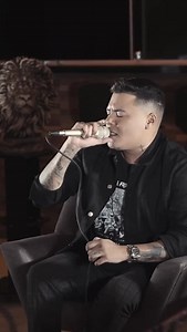 2.5M views · 118K reactions | Estou viciado na primeira música (que é do @henriqueejuliano)e a segunda eu sou viciado desse o dia que compus. Músicas com carinha domingo 沈嵐 | Felipe Araújo | Facebook